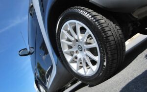 Erek Erek Ban Mobil Bocor 2D 3D 4D Menurut Buku Mimpi Terbaru 2025