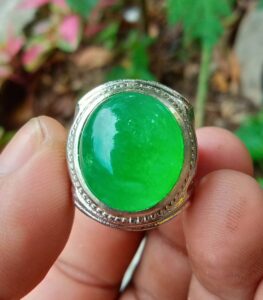 Erek Erek Dikasih Batu Giok 2D 3D 4D Menurut Buku Mimpi Terbaru 2025