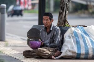 Erek Erek Melihat Pengemis di Jalan 2D 3D 4D Menurut Buku Mimpi Terbaru 2025