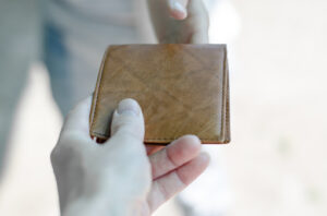 Erek Erek Nemu Dompet 2D 3D 4D Menurut Buku Mimpi Terbaru 2025