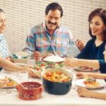 Erek Erek Makan Bersama Orang Tak Dikenal 2D 3D 4D Menurut Buku Mimpi Terbaru 2025